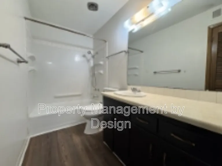 1033 5th St #6 — Photo 4