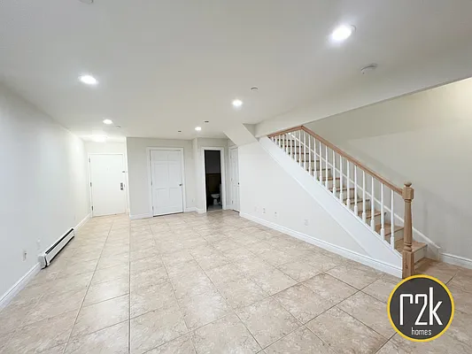 Rented by Realty 2000 Corp | media 14