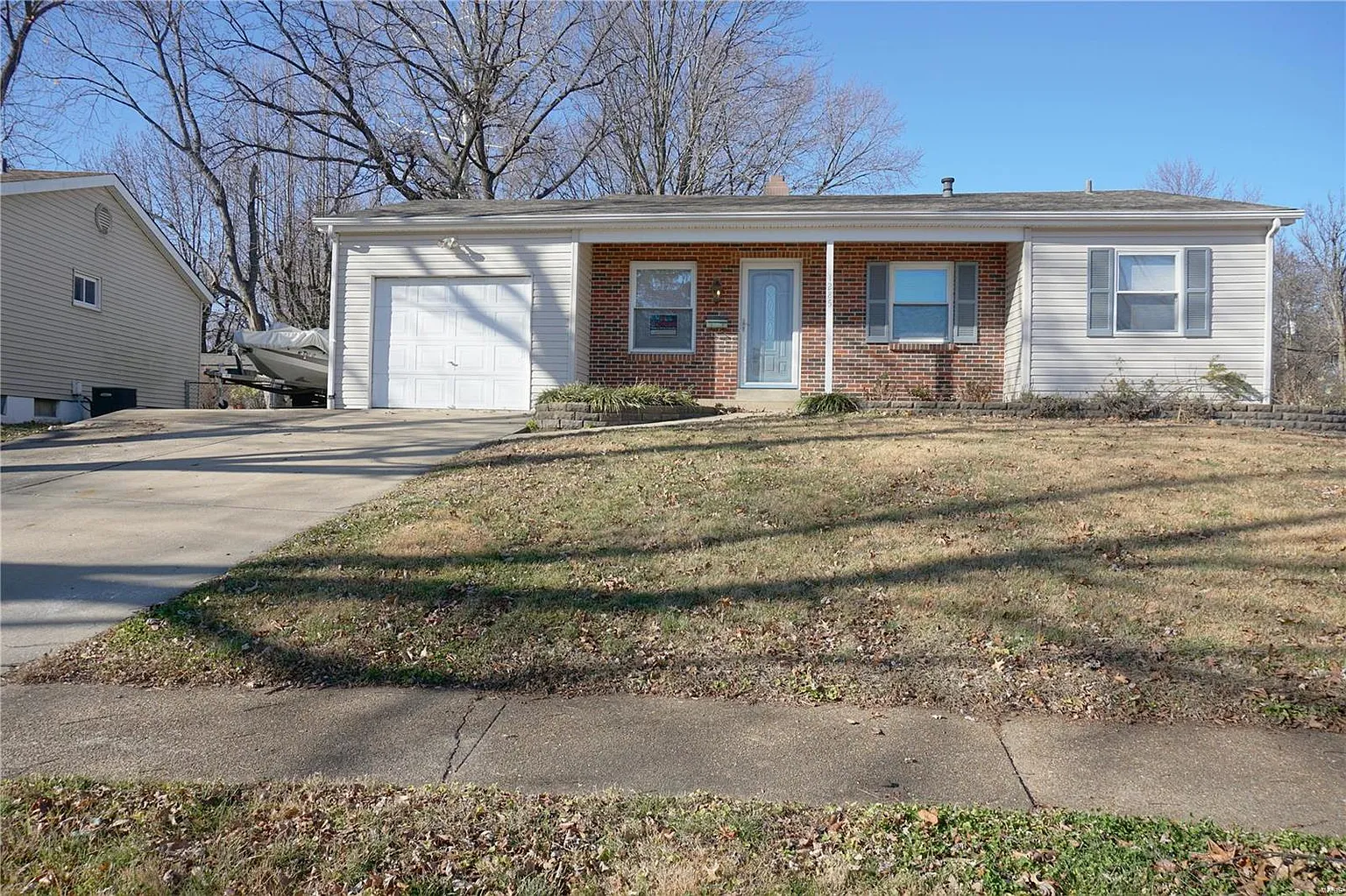 1285 Flora Ln photo 1