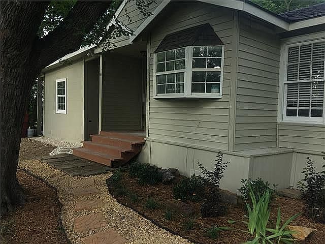 1st image of 555 Gilcrease St