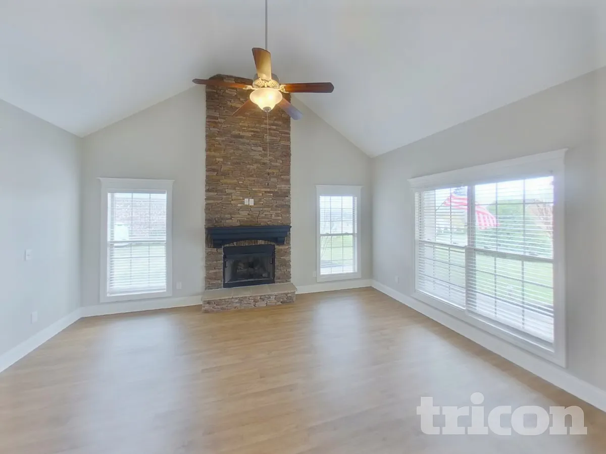 Building Photo - 1306 Crescent Ridge Dr