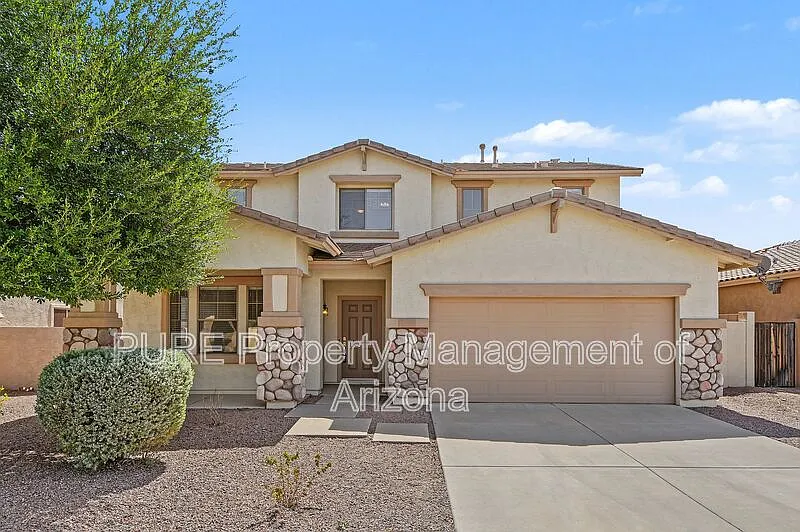 4 bed, 3.0 bath, 2586 sqft, $2,435 — Photo 1