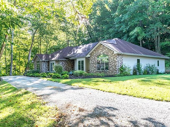 3rd image of 7057 Jordan Ln