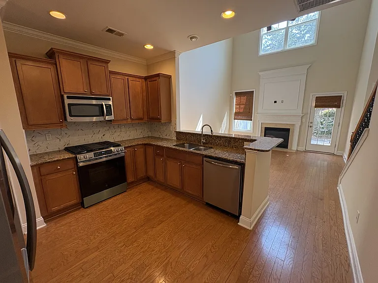 3635 Bagley Dr — Photo 6