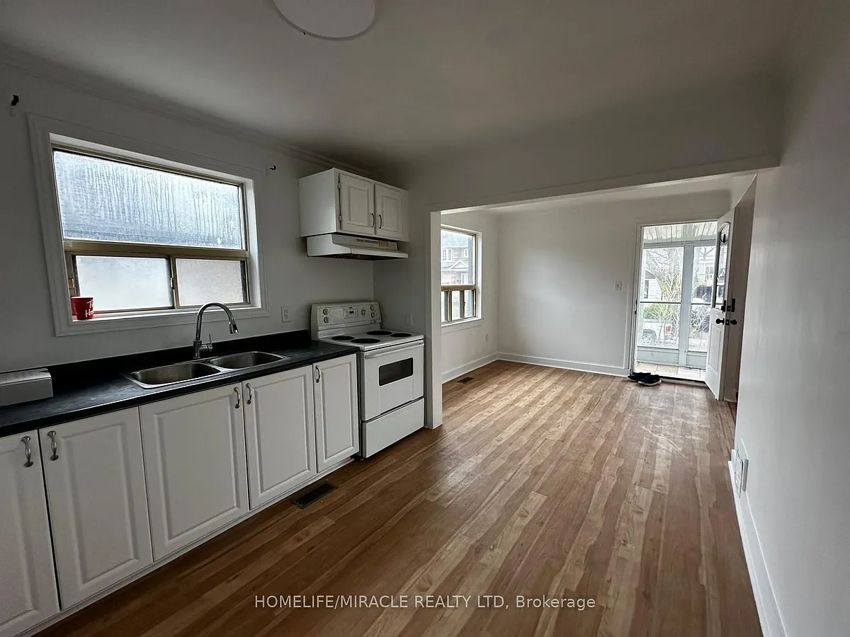 Building Photo - 33 Jeavons Ave #ENTIRE HOUSE