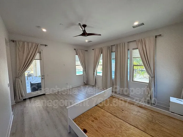 74635 Tesla Dr — Photo 31
