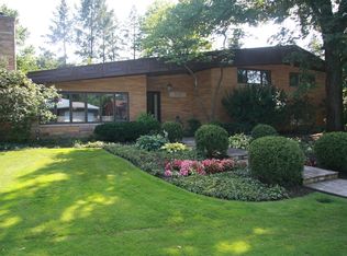 707 Edgemont Ln, Park Ridge, IL 60068