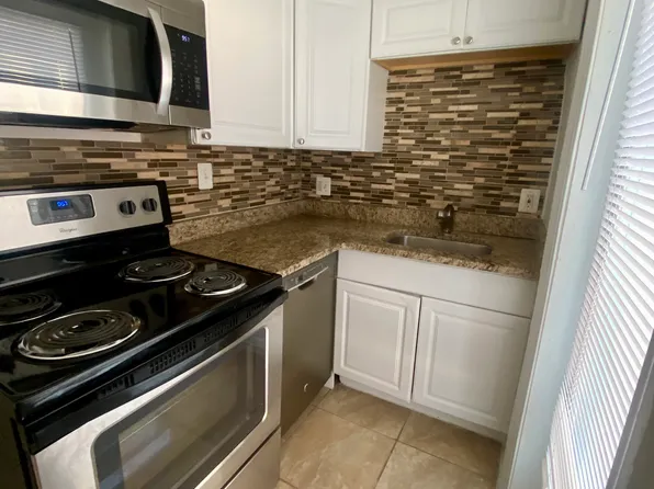 32 Hinckley St #1, Somerville, MA 02145