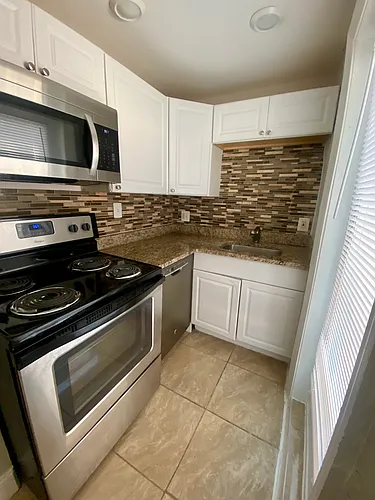 32 Hinckley St Photo 1