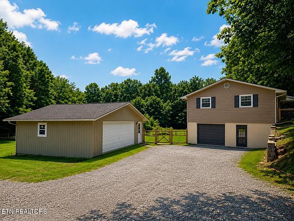 4th image of 604 Bagwell Rd