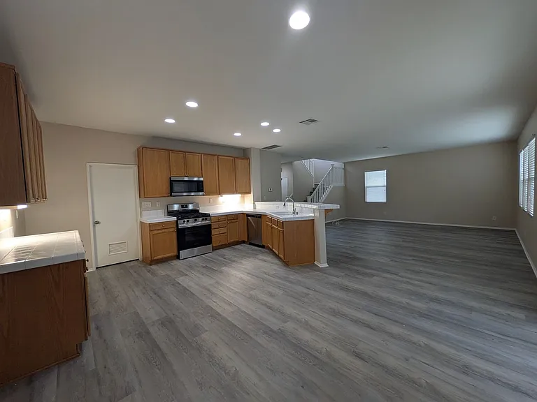 28623 Avalon Ave — Photo 3