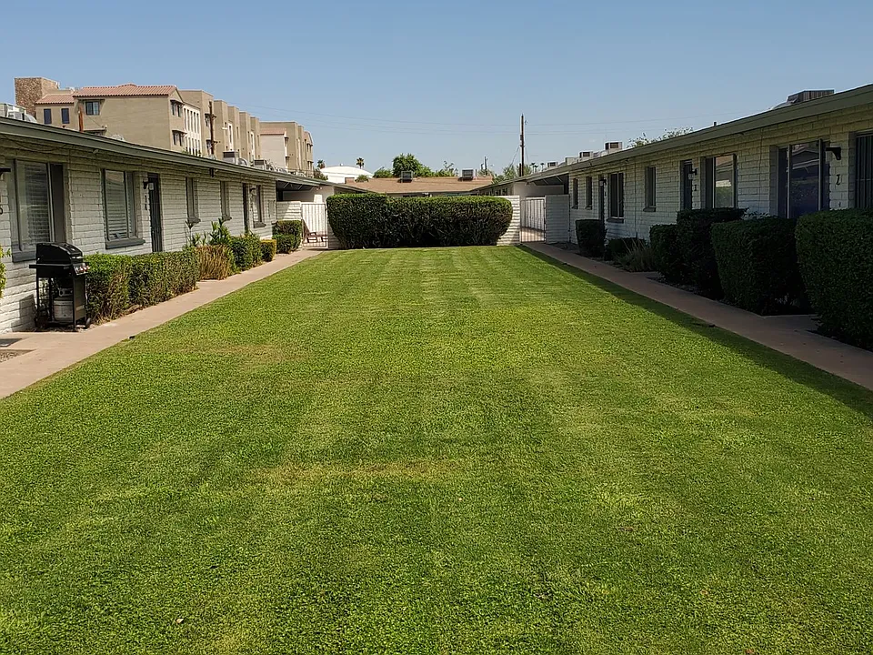 Rossmore Apartments