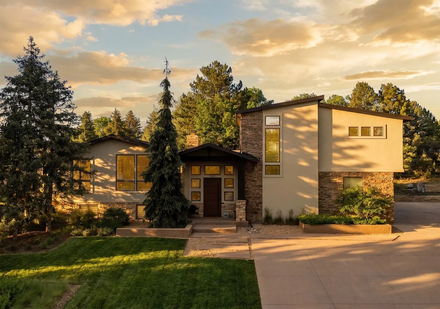 A Private Luxury Retreat in Greenwood Village — Photo 1