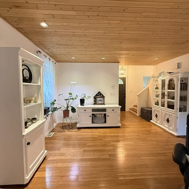 3 bed, 2.5 bath, 1688 sqft, $2,700 — Photo 4