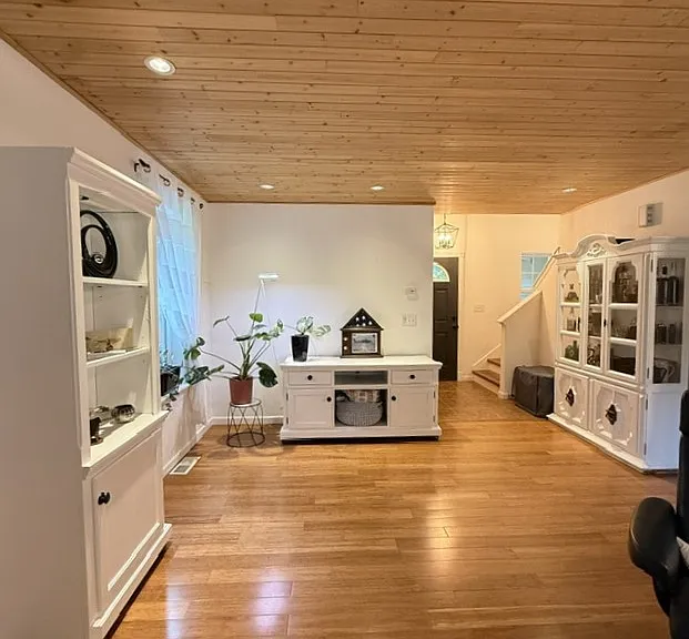 18238 Big Fir Ct SE — Photo 4