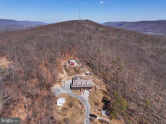 3rd image of 1807 Pine Ridge Rd