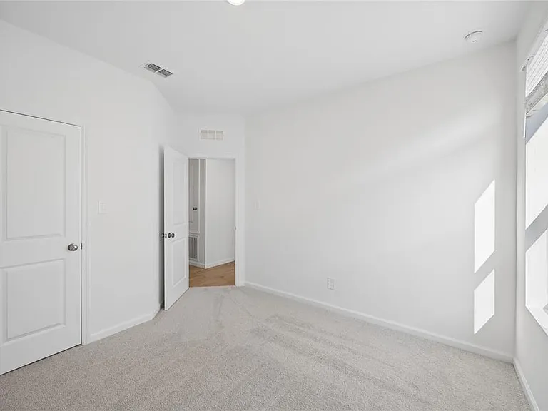 5087 Loggia Ln — Photo 8