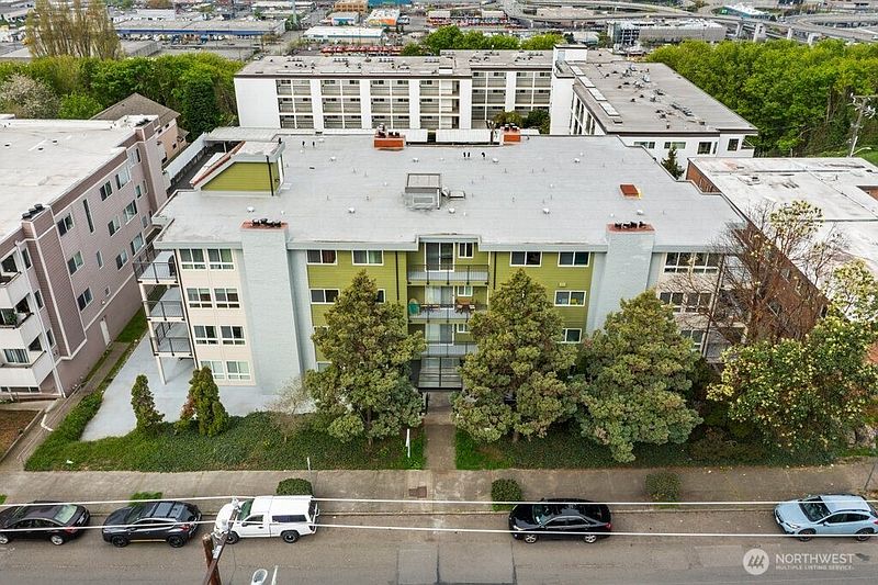 2nd image of 1515 12th Avenue S #102