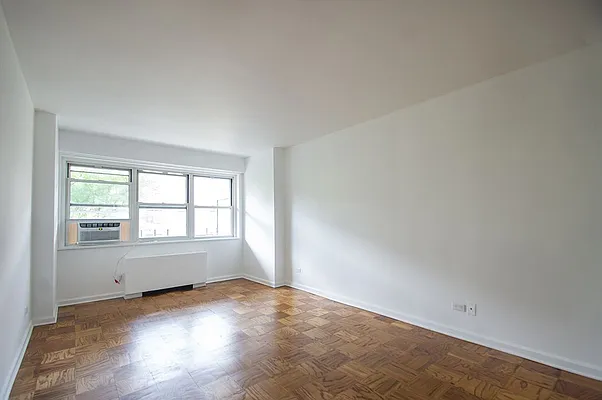 Rented by Rhona Realty | media 12