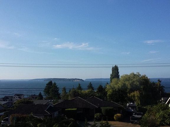 Breathtaking daytime ocean soundscape.