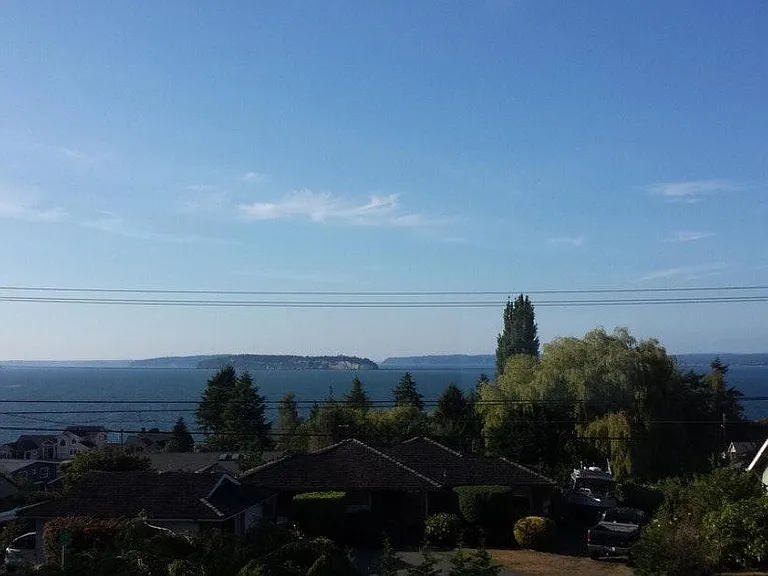 Breathtaking daytime ocean soundscape.