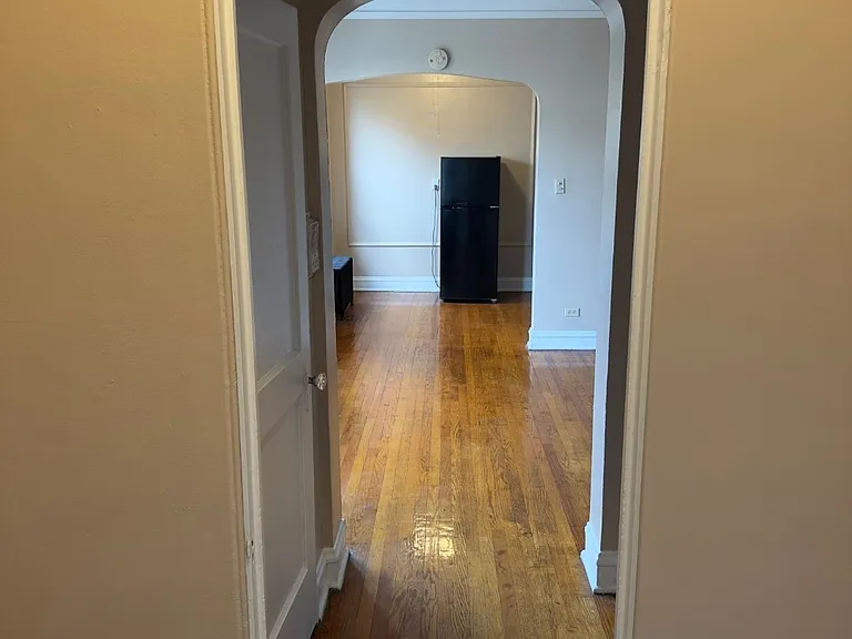 8058 S Hermitage Ave — Photo 5