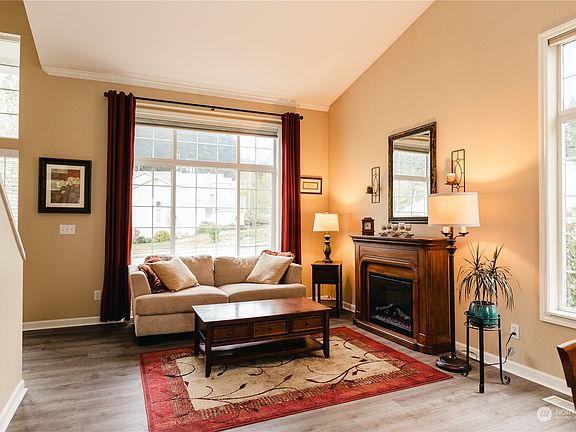 5th image of 1322 49th Street SE