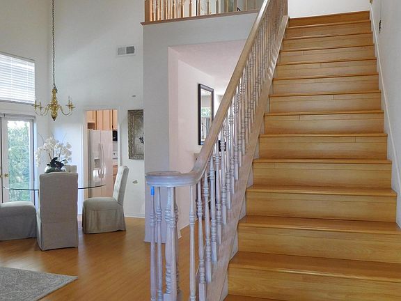 3rd image of 538 Timberwood Ave