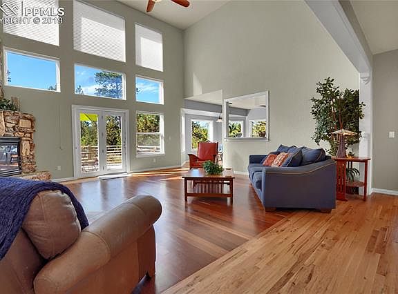 3rd image of 717 Lavelett Ln