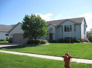 1630 7th St NE, Watertown, SD 57201