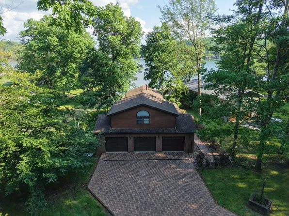 36 Cay Verde Ln, Du Bois, PA 15801