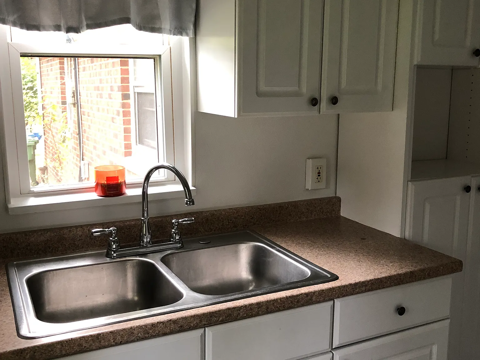 10222 Manorford Dr — Photo 2