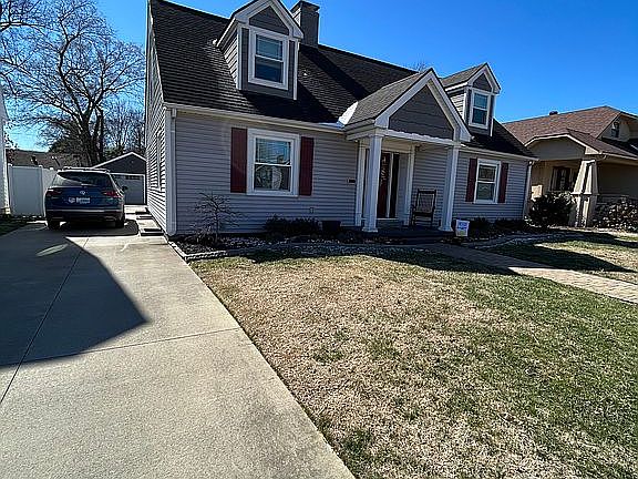 3rd image of 600 W 15th St