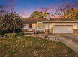 207 Thurber St, Fenton, MI 48430