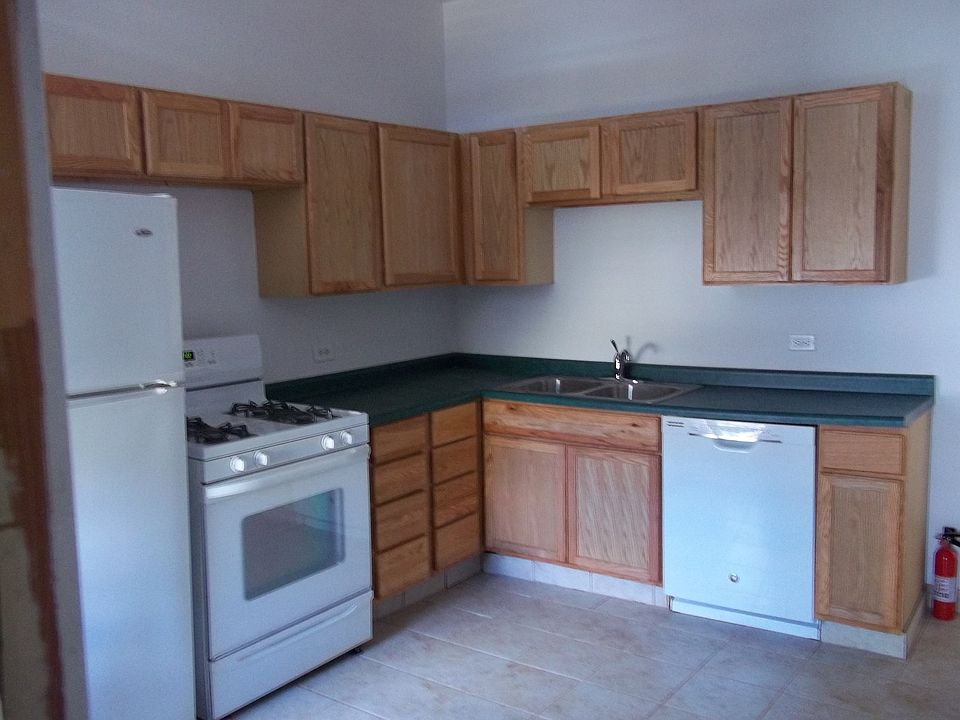 1st image of 2132 W Melrose Street # Fl 2nd
