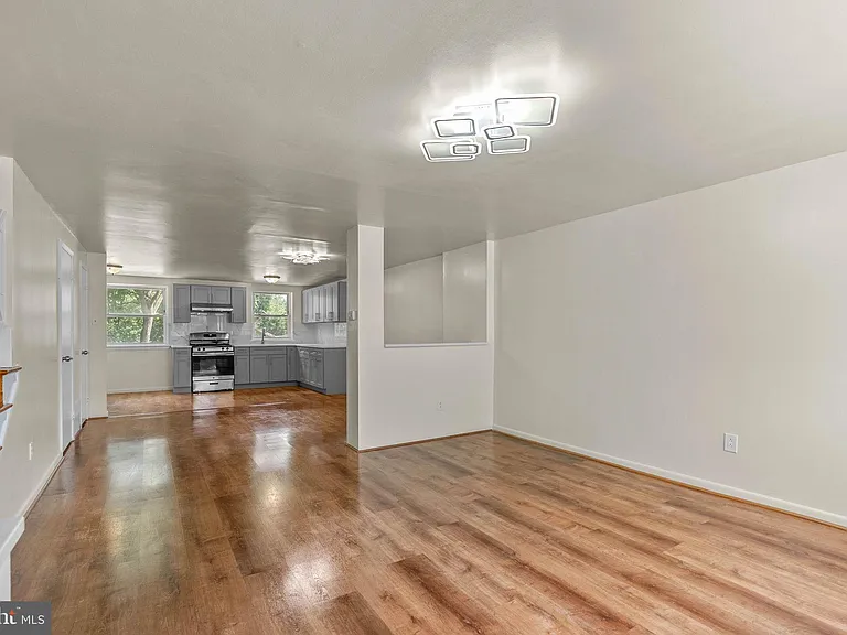 9107 Ryerson Rd — Photo 5