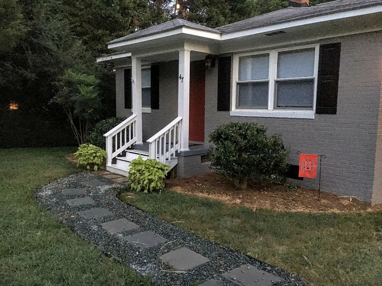 3 bed, 912 sqft, $1,545 — Photo 3