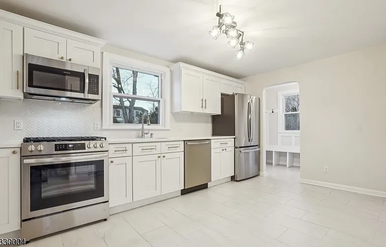 919 Brown Ave — Photo 5