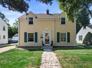 429 Shoreland Dr, Racine, WI 53402