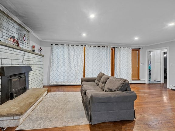 3rd image of 20 Bunn Rd