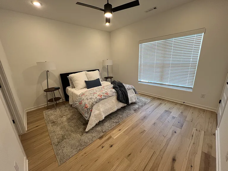 1326 Van Buren Ave — Photo 9