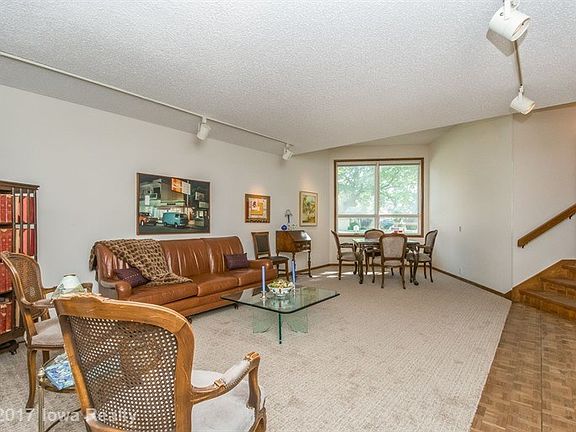 2nd image of 2734 Glenwood Dr