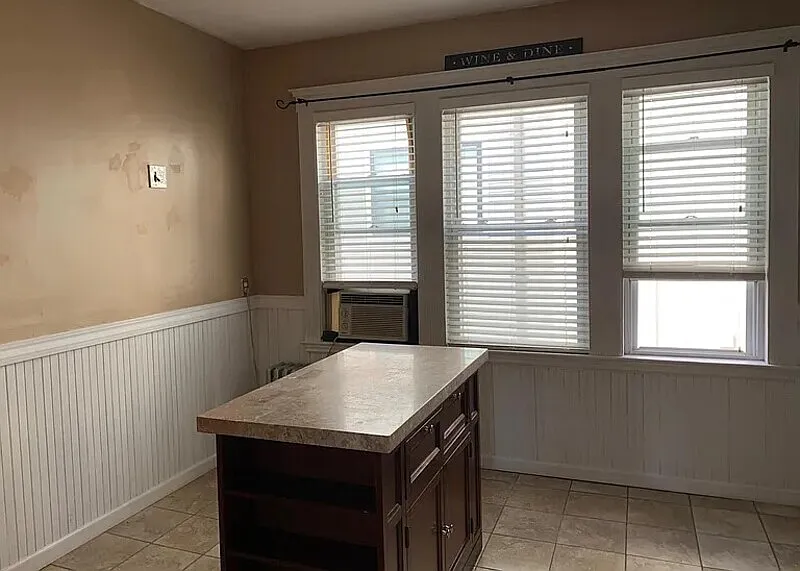 2 bed, 1.0 bath, 1200 sqft, $1,770 — Photo 2