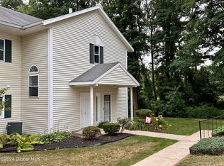 907 Greenwich Dr, Albany, NY 12203