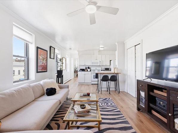 817 10th St APT 3A
