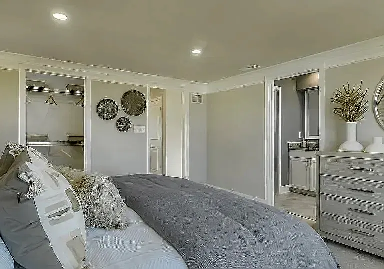 4 bed, 3.5 bath, 2100 sqft, $2,750 — Photo 4