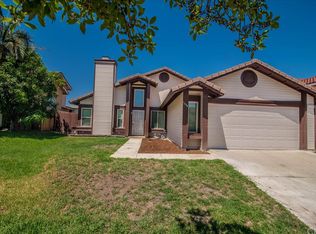 1035 Ridgewood Dr, Corona, CA 92881