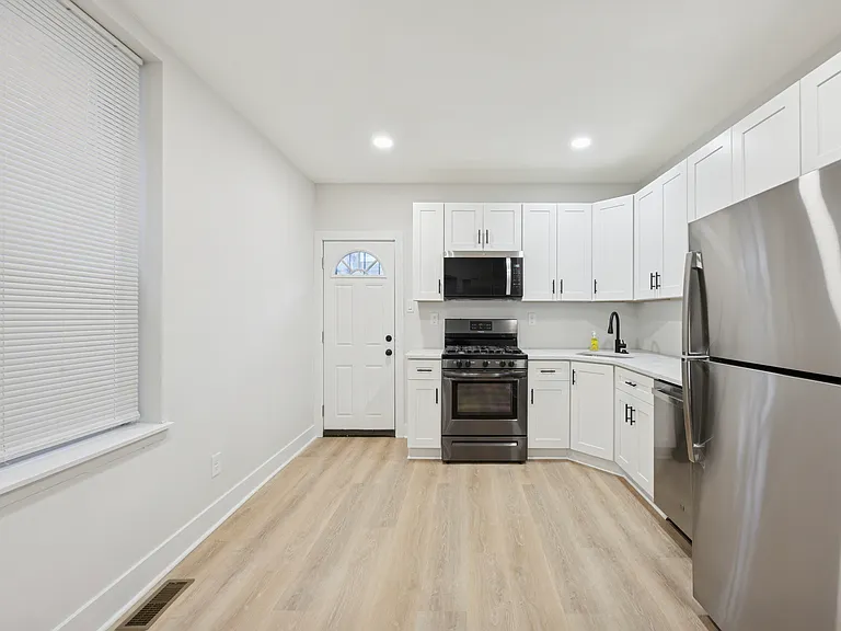 254 W Zeralda St — Photo 11