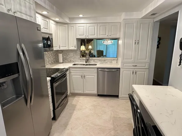 1101 Colony Point Circle #108, Pembroke Pines, FL 33026