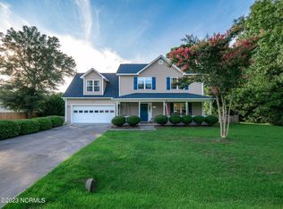 161 Lawndale Ln, Sneads Ferry, NC 28460
